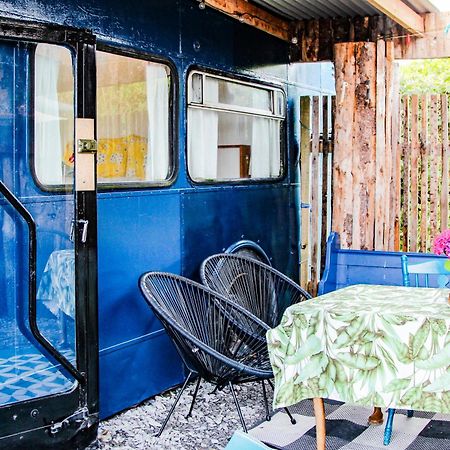 Double Decker Bus At Valentia Island Escape Chapeltown Exterior foto