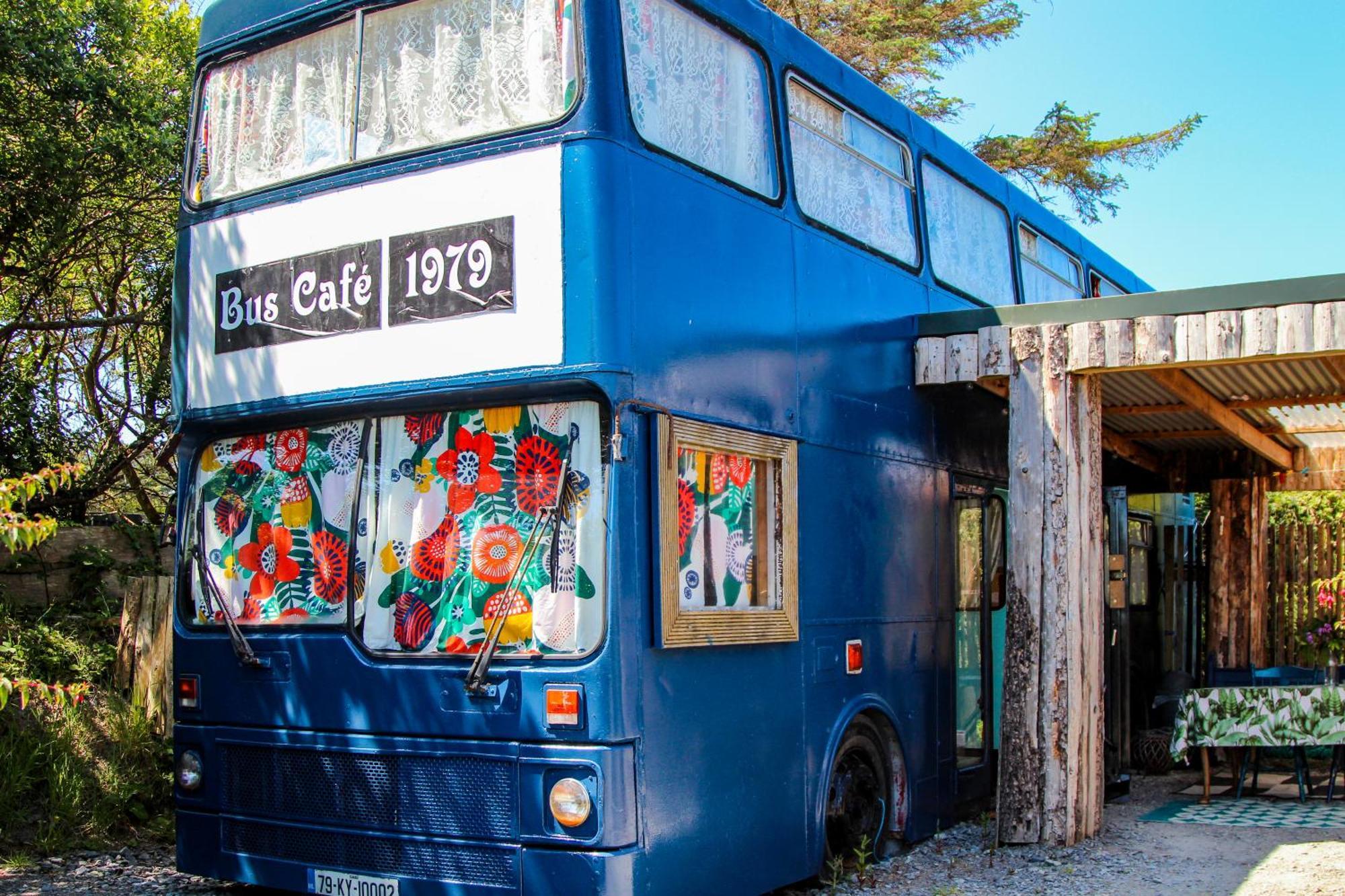 Double Decker Bus At Valentia Island Escape Chapeltown Exterior foto